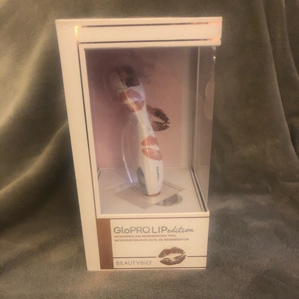 Glopro Micro-Needling Lip Edition